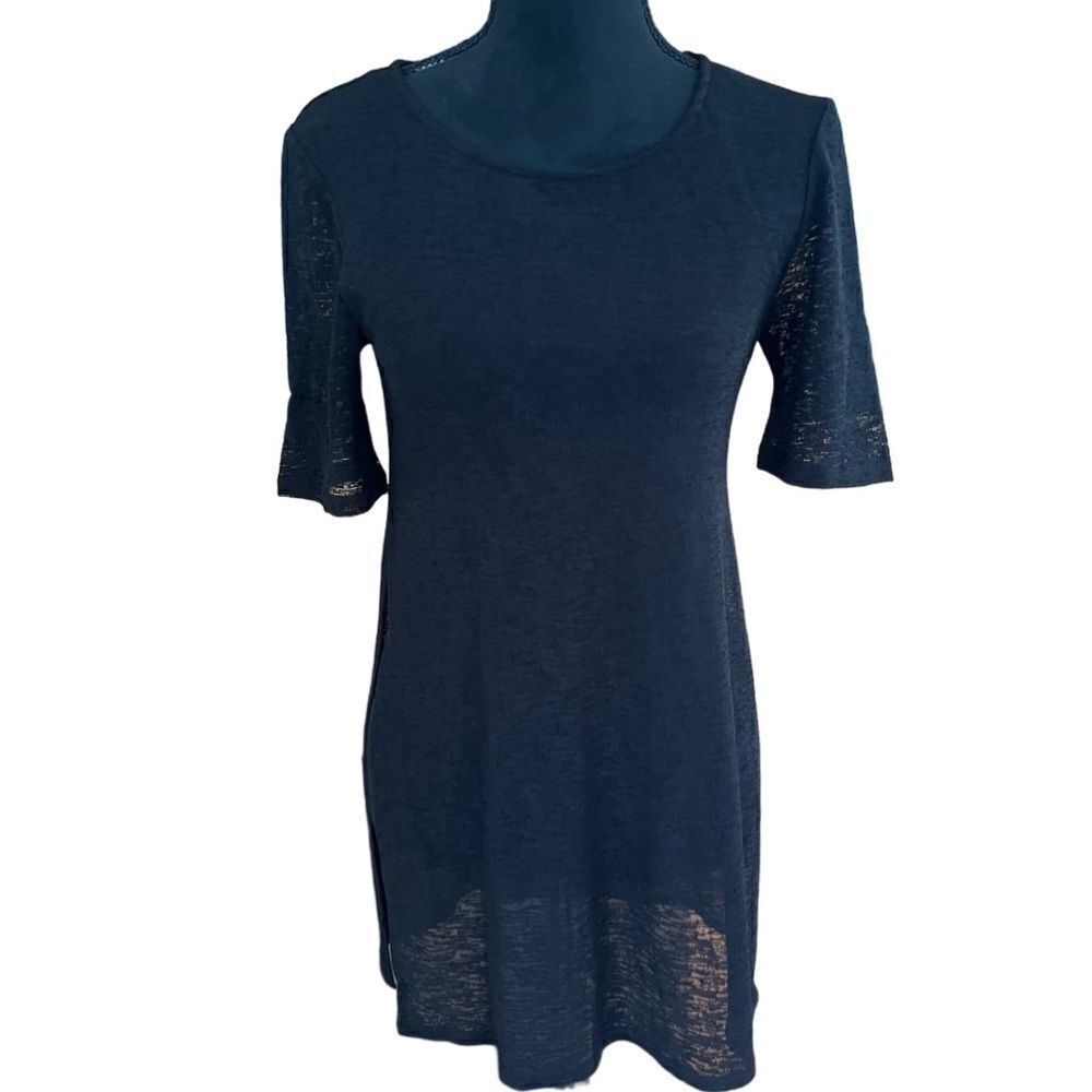 BCBGeneration round neck top with crop tank underneath/semi sheer overlay sz XS